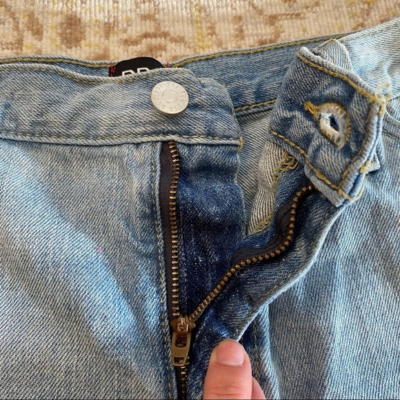 BDG Girlfriend High Rise Jean Shorts Urban Outfitters Blue Distressed  Sz 34 - Picture 10 of 14